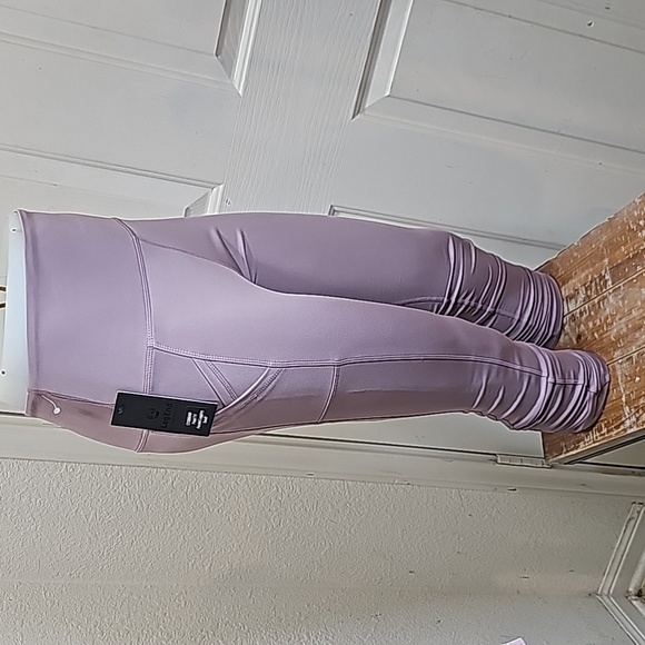 Legend and 90°Degree Leggings - Picture 5 of 13